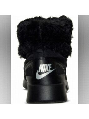 HP. Nike Womens Kaishi Winter Boots 807195-001